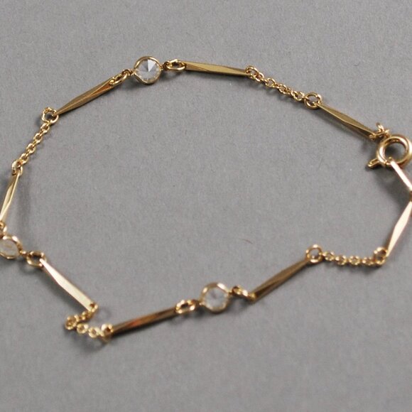 1984 Avon Simulated Diamond Accent in Goldtone Necklace and Bracelet Set - Picture 6 of 9